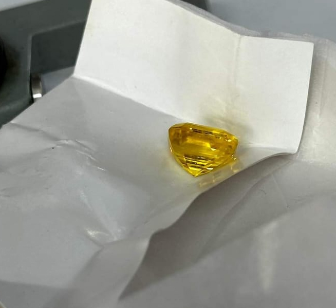Yellow Sapphire 31